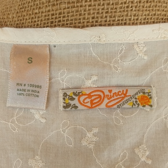 *SOLD* Cap Sleeve V-neck Button Front Blouse Sz S - Picture 6 of 7